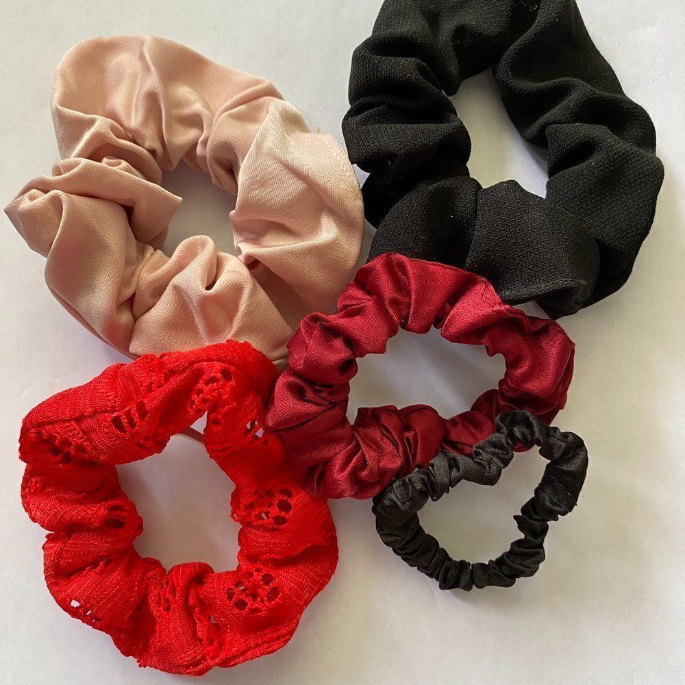 𝅺Set of 5 Scrunchies - Picture 2 of 2